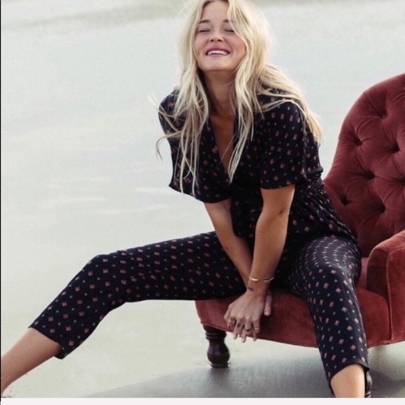 🌴🌼BILLABONG- BED STORY JUMPSUIT🌼🌴 - Picture 2 of 8